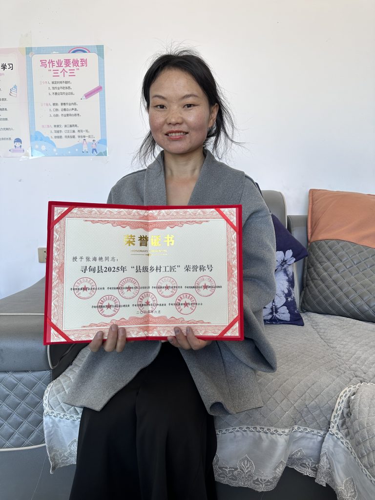 Zhang Haiyan, the inheritor of Miao batik craftsmanship.